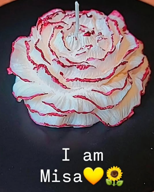 Vela Rosa Tallada en Cera – Hecha a Mano